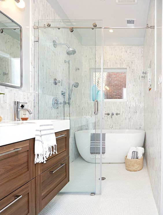 Are Small Free Standing Tubs Comfortable New England Past - Can You Put A Freestanding Tub In Small Bathroom